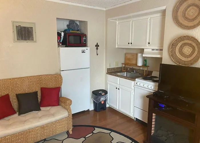3762 Bertrose Furnished Quaint Retreat